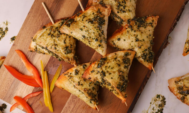 Τορτίγιες με κοτόπουλο, λαχανικά και πέστο βασιλικού