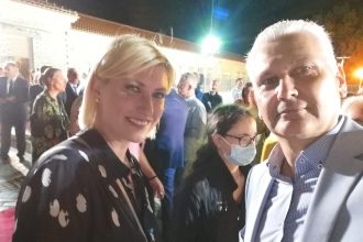 Ο Φωκίων Ζαΐμης με την Σία Κοσιώνη