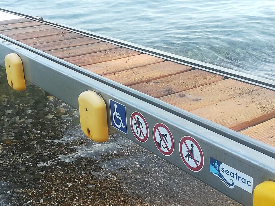 ΕΞΟΡΓΙΣΤΙΚΟ - Πάτρα: Βανδαλισμοί στο seatrac της Πλαζ ΦΩΤΟ