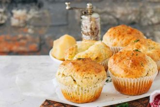 Αλμυρά μάφιν με γραβιέρα