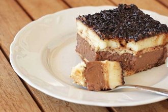 Μπισκοτογλυκό ψυγείου με 4 υλικά!