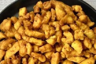 Μπουκίτσες κοτόπουλου με σάλτσα μελιού και κουρκουμά