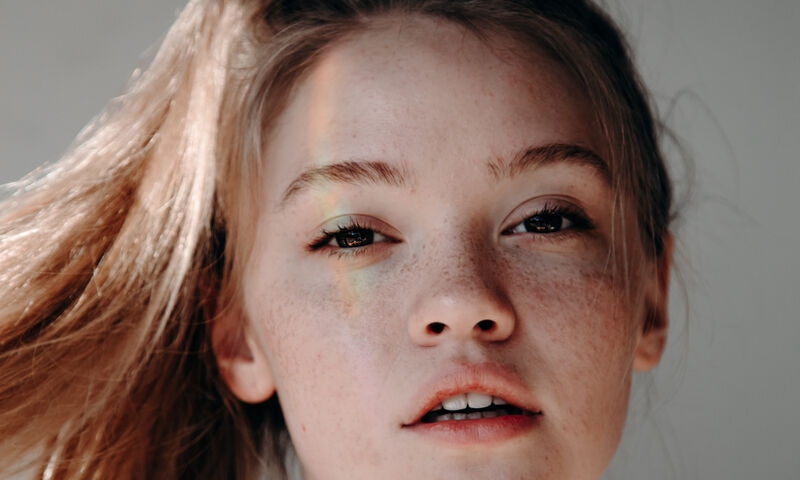 Έχεις φακίδες; 4 make up tips που πρέπει οπωσδήποτε να ξέρεις