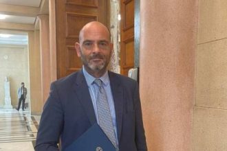 Ιάσονας Φωτηλάς: Ουζάκι με τους δημοσιογράφους ...πριν το τρέξιμο