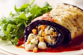 Ρολάκια μελιτζάνας γεμιστά με κοτόπουλο