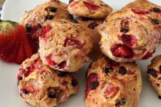 Μπισκότα με σοκολάτα και φράουλες χωρίς βούτυρο