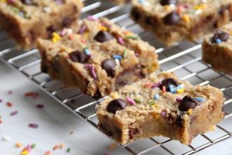 Μπάρες με ταχίνι και κουβερτούρα