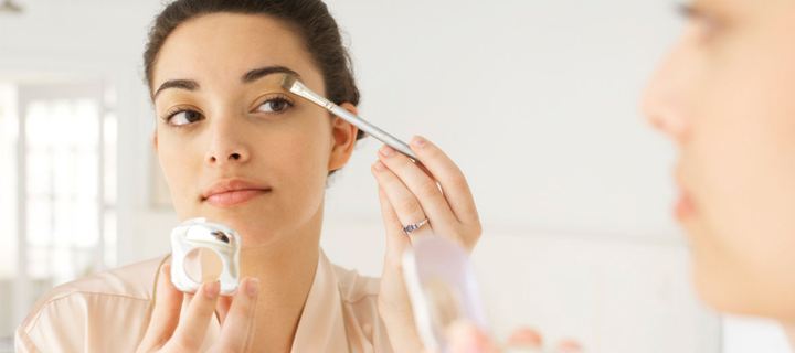 Εσύ ξέρεις με ποια σειρά πρέπει να χρησιμοποιείς τα προϊόντα του μακιγιάζ σου;