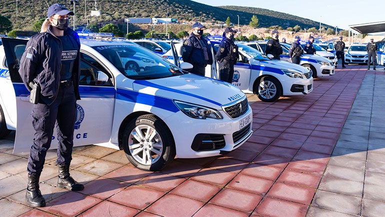 Πύρινος εφιάλτης - Πάτρα: Σε πλήρη ετοιμότητα η ΕΛΑΣ - Περιπολικά "σαρώνουν" δασικές εκτάσεις - Πυροσβεστικά σε επίκαιρα σημεία