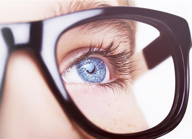 Οφθαλμολογική εξέταση εντοπίζει πρώιμα συμπτώματα της άνοιας