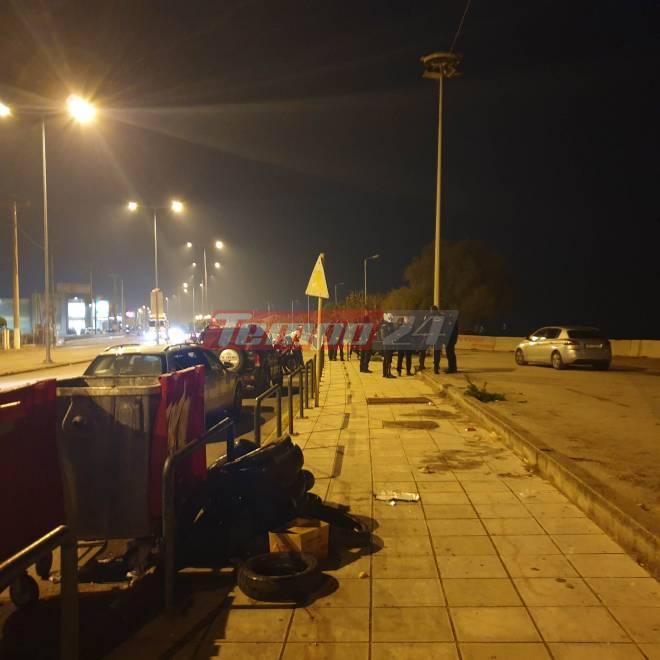 Πάτρα: Αστυνομικές δυνάμεις απέτρεψαν αποκλεισμό του δρόμου από Ρομά στην Παραλία (ΦΩΤΟ)