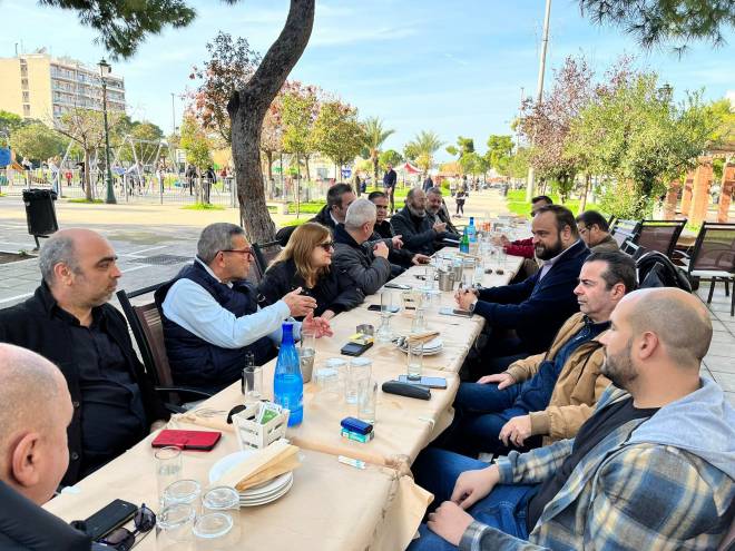 Βασίλης Αϊβαλής: Xαλαρή συζήτηση με τους πατρινούς δημοσιογράφους - ΦΩΤΟ