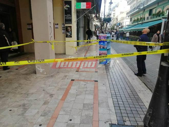 Πάτρα: Αναστάτωση στη Ρήγα Φεραίου από πτώση σοβάδων - Μπήκε κορδέλα από την ΕΛ.ΑΣ. (ΦΩΤΟ)