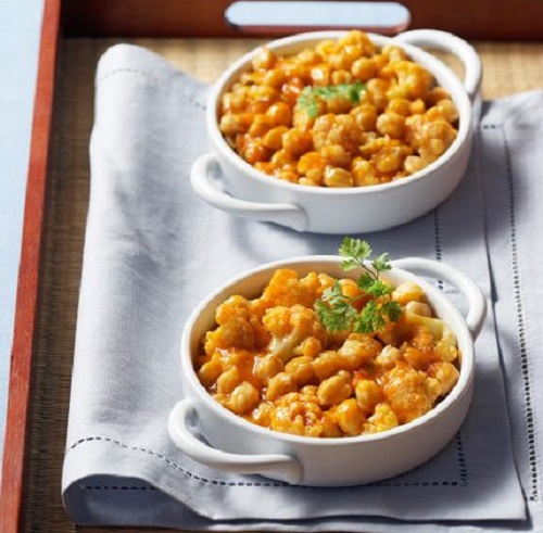 Κοκκινιστά ρεβίθια με κουνουπίδι