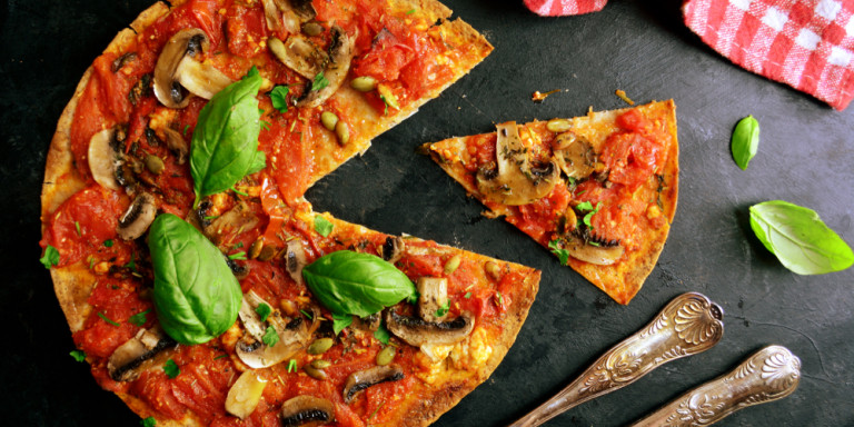 Συνταγή για εύκολη πίτσα σε τορτίγια