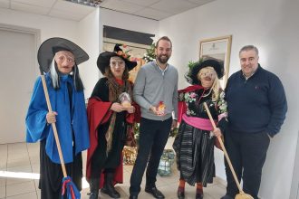 Πήγαν στην Περιφέρεια και ...ξόρκισαν το κακό