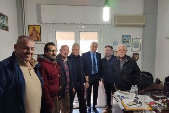 Ο Φωκίων Ζαΐμης με τους απόστρατους της ΕΛ.ΑΣ