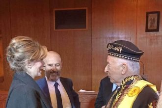 Η Βίβιαν Σαμούρη στην τελετή αναγόρευσης του δρ. Ανδρέα Τζάκη σε επίτιμο διδάκτορα Ιατρικής του Πανεπιστημίου Πατρών