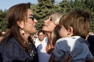 Ντόρα Μπακογιάννη για Σία Κοσιώνη: «Οι πεθερές αν δουν ένα τσόκαρο θα αντιδράσουν, αλλά…»