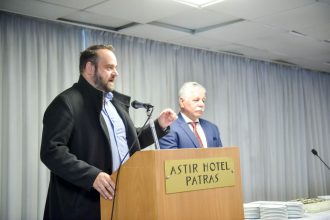 Ο Βασίλης Αϊβαλής στην πίτα του συλλόγου "ΒΑΤΤ"