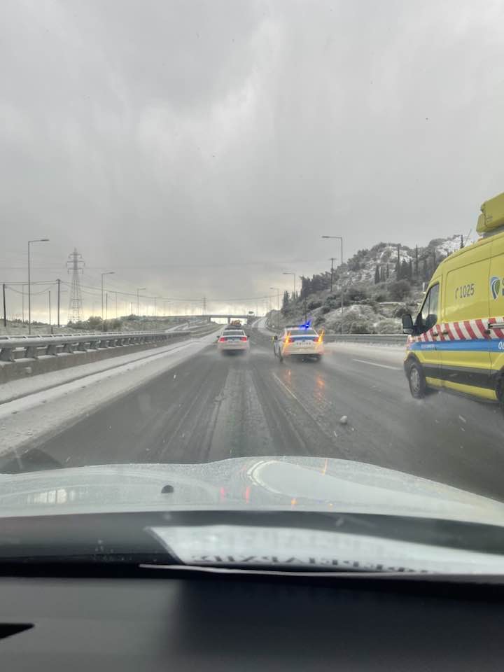 Πρωτοφανής χιονόπτωση στην Ακράτα - Επί τόπου ο Αντιπεριφερειάρχης Χαρ. Μπονάνος - Κλειστά τα σχολεία (ΦΩΤΟ & ΒΙΝΤΕΟ)