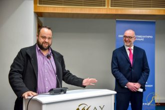 Ο Βασίλης Αϊβαλής στην πίτα του Οικονομικού Επιμελητηρίου