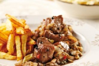 Τηγανιά πράσου με χοιρινό