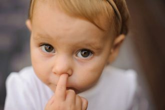 Το παιδί σας έχει «κακές» συνήθειες; Πώς να το βοηθήσετε να απαλλαγεί από αυτές