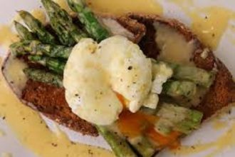 Σάλτσα βουτύρου με σπαράγγια και αυγό ποσέ