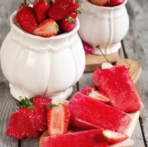 Γρανίτα φράουλα σε ξυλάκι