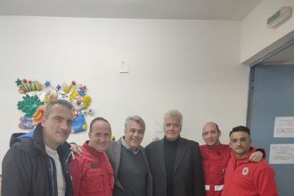 Με τους διασώστες του Ερυθρού Σταυρού ο Δημήτρης Μπαρμπούνης