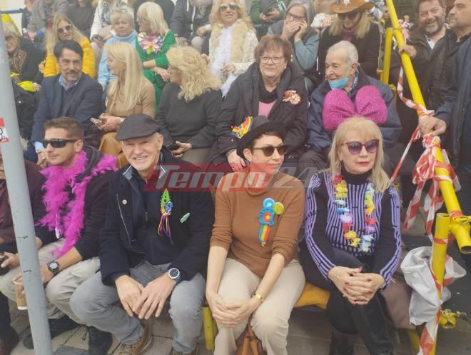 Ο Γιώργος Παπανδρέου στο Καρναβάλι της Πάτρας - Το μήνυμά του στους καρναβαλιστές