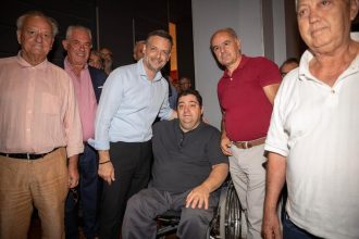 Δύο δημοτικοί σύμβουλοι με τον Χάρη Δούκα