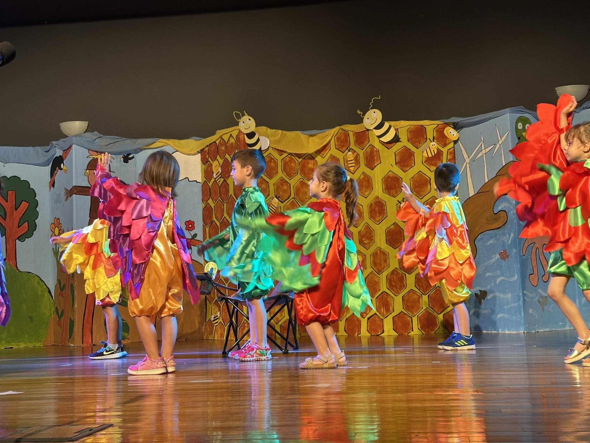 Η Παραμυθούπολη από το Αίγιο μας έστειλε οικολογικό μήνυμα ΦΩΤΟ-ΒΙΝΤΕΟ