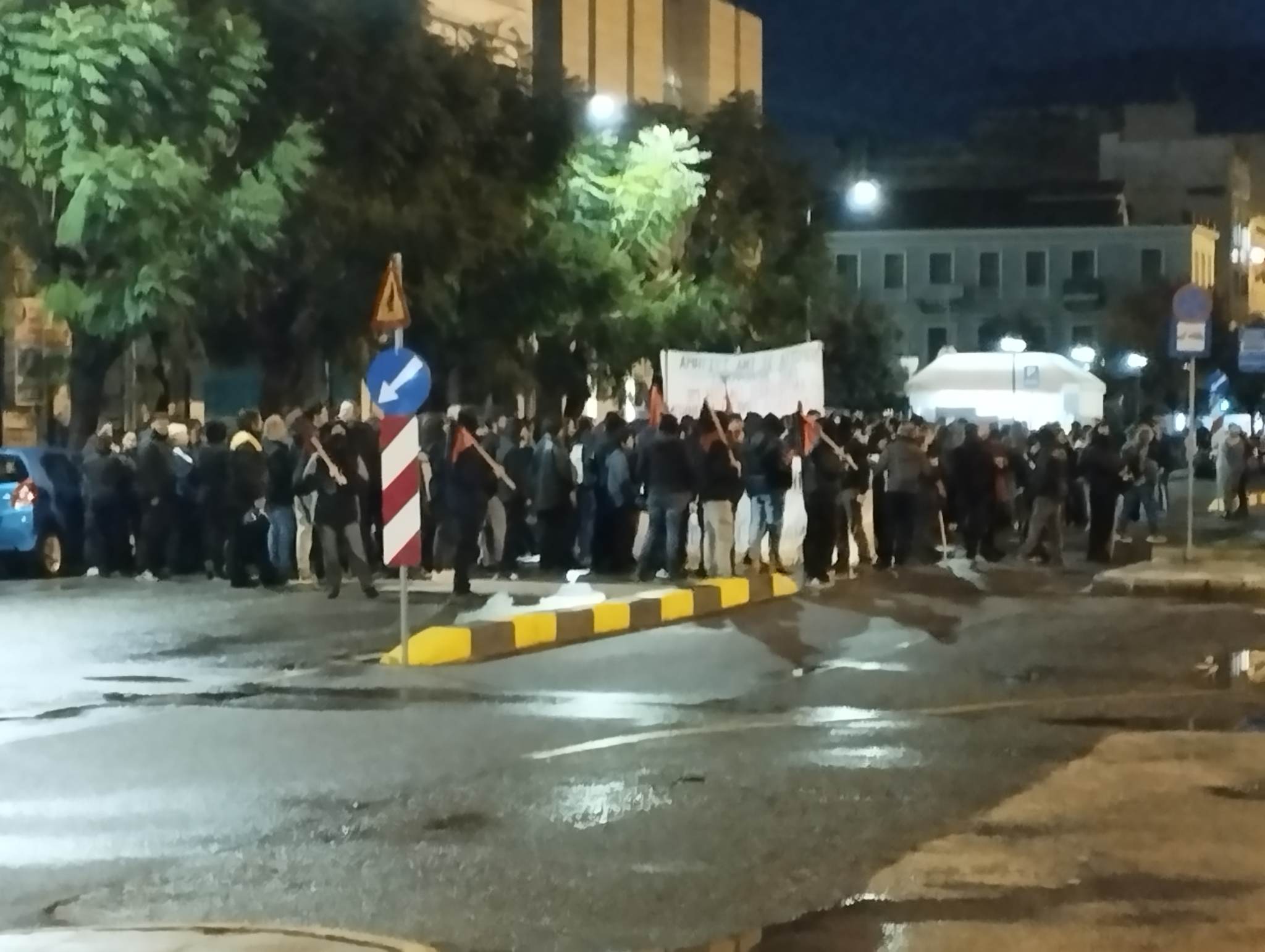 Πάτρα: Φθορές στο γραφείο του βουλευτή Άγγελου Τσιγκρή