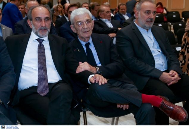 Ο Κατσιφάρας, ο Μπουτάρης και οι κόκκινες κάλτσες!