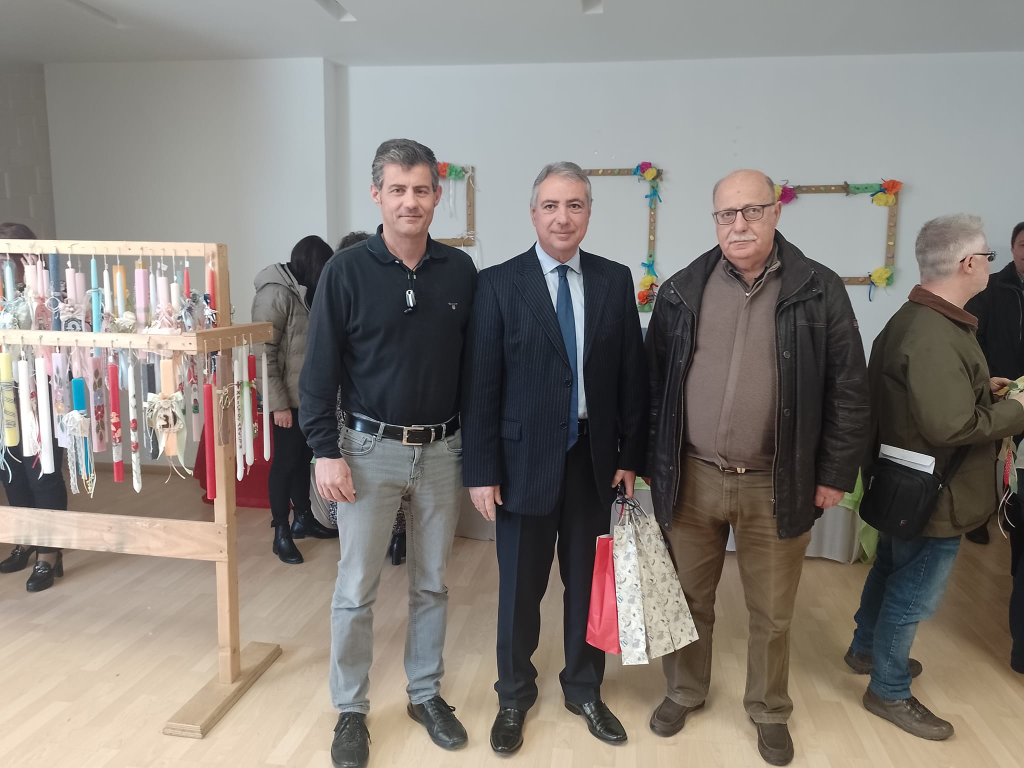 Συγκινητικό το ενδιαφέρον για το Πασχαλινό bazaar της 6ης ΥΠΕ με τις δημιουργίες του ΚΟΙΣΠΕ “Φάρος