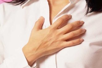 Διαφορετικά τα αίτια και τα συμπτώματα του εμφράγματος στις γυναίκες