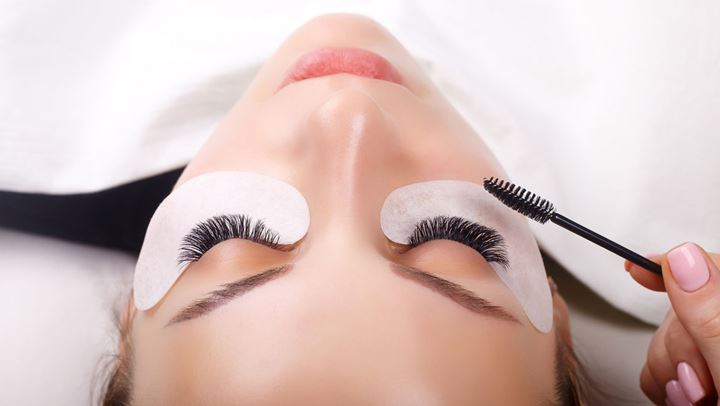 Lash Lift: Αποκτήστε ακαταμάχητο βλέμμα χωρίς την παραμικρή φθορά στις βλεφαρίδες