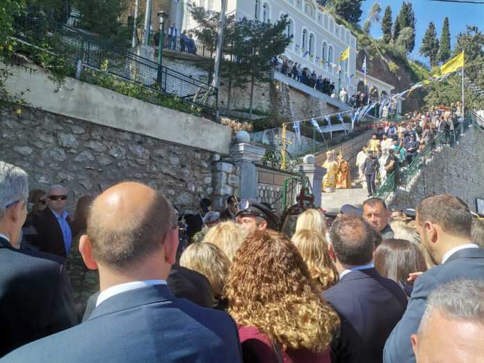 Το Αίγιο γιορτάζει σήμερα: Χιλιάδες πιστοί στην Παναγία Τρυπητή