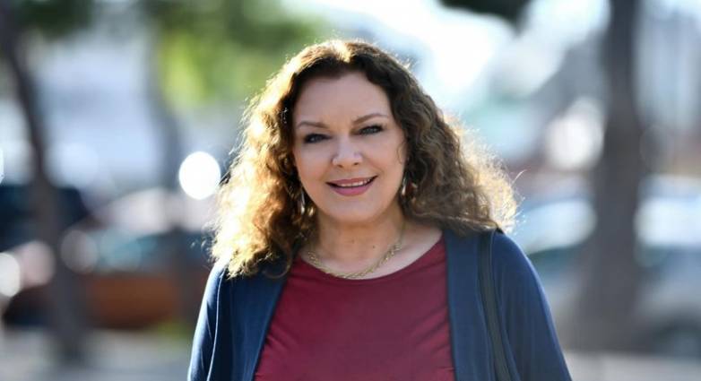 Οι Αναστάσιμες ευχές της Ελένης Αδαμοπούλου