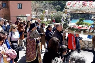 Η Αντιδήμαρχος του Δήμου Πατρέων Βίβιαν Σαμούρη στην Ιερά Μονή Παλαιοκαστρίτσας