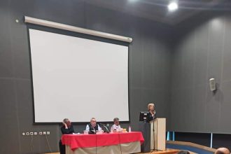 Πάτρα: Παρουσίαση του βιβλίου του Ευκλείδη Τσακαλώτου ΦΩΤΟ