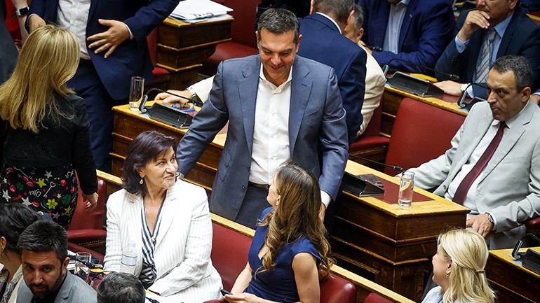 Στην ολομέλεια της Βουλής ο Αλέξης Τσίπρας