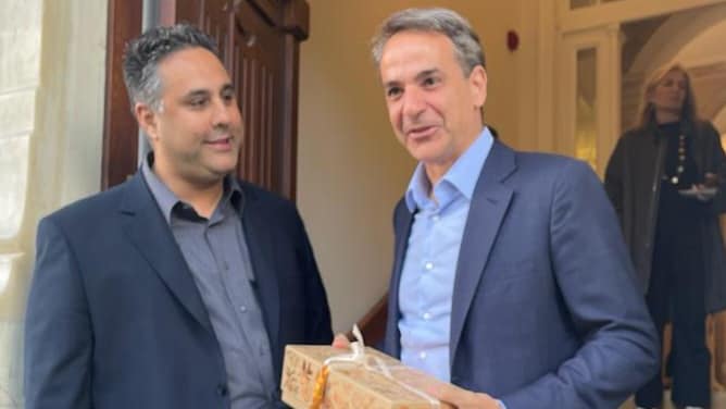 Ο Πρωθυπουργός και η σύζυγός του συναντήθηκαν με τους αστυνομικούς της Αχαΐας