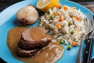 Μοσχαράκι λεμονάτο με ρύζι