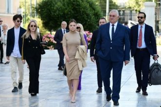 Ορκίστηκε ο Γιάννης Λαϊνιώτης