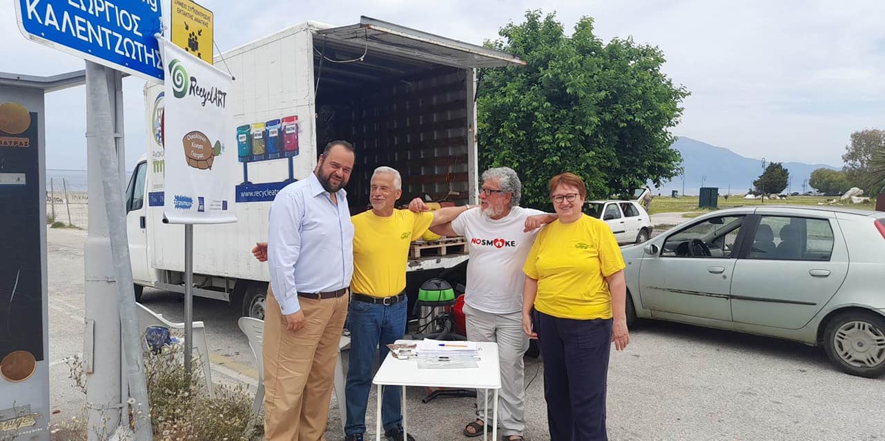 Ο Βασίλης Αϊβαλής σε δράση συλλογής ηλεκτρικών συσκευών για ανακύκλωση