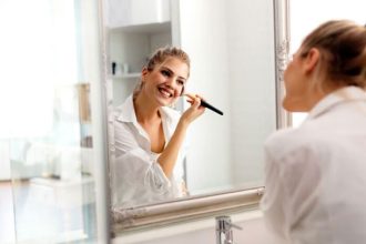 Πώς να μείνει αναλλοίωτο το μακιγιάζ μας όλη μέρα;