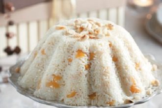 Πιλάφι με ξερά βερίκοκα και αμύγδαλα